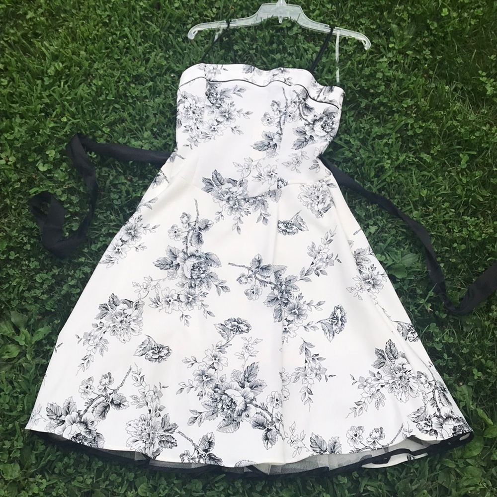 Dressbarn dress Black & White. womens 10